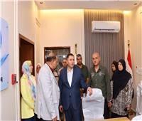 محافظ دمياط يتفقد مركزسيطرة الشبكة الوطنية بشركة مياه الشرب والصرف الصحى 