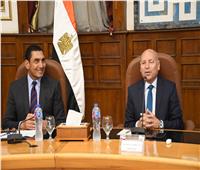 وزير الرياضة ومحافظ القاهرة يبحثان عدداً من الملفات على رأسها مشروع الساحات الشعبية 
