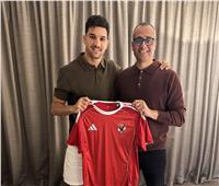 الأهلي يتعاقد مع الجزائري منصف بقرار «3 مواسم»